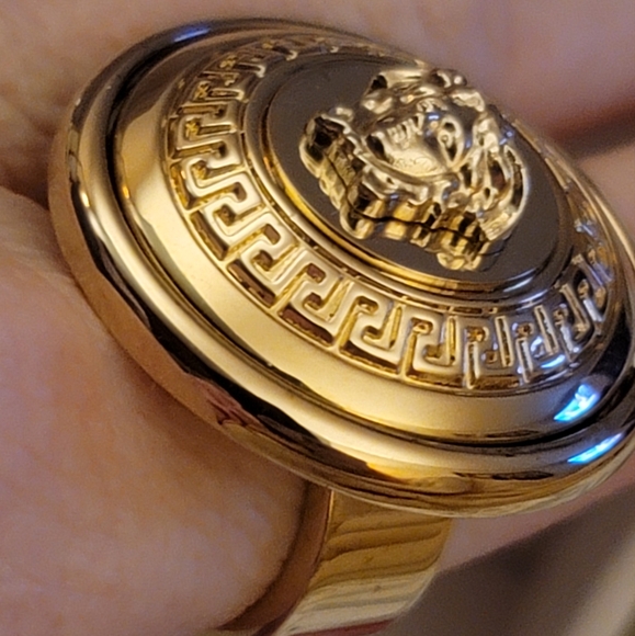 *****++++*++SOLD +++++Versace Medusa Ring Versace. Made in Italy. Authentic _ - Picture 7 of 9